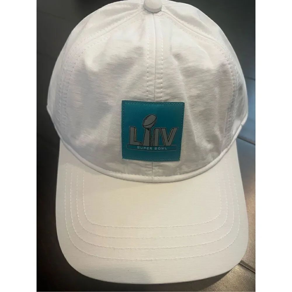 Rare SUPER BOWL LIV White Hat with Magnetic Adjustable Back - Chiefs Win!   New
